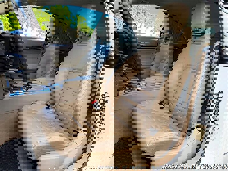 Used 2011 Mercedes-Benz E 550 Cabriolet image 36