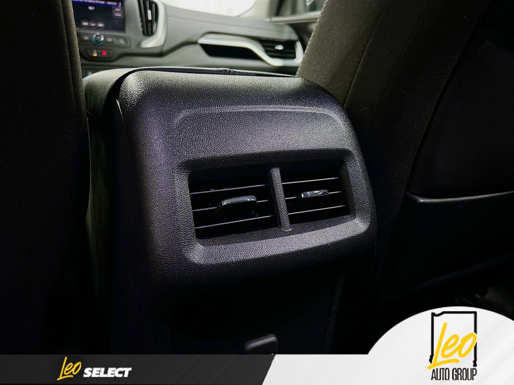 Used 2024 GMC Terrain SLE w/ Driver Convenience Package image 24