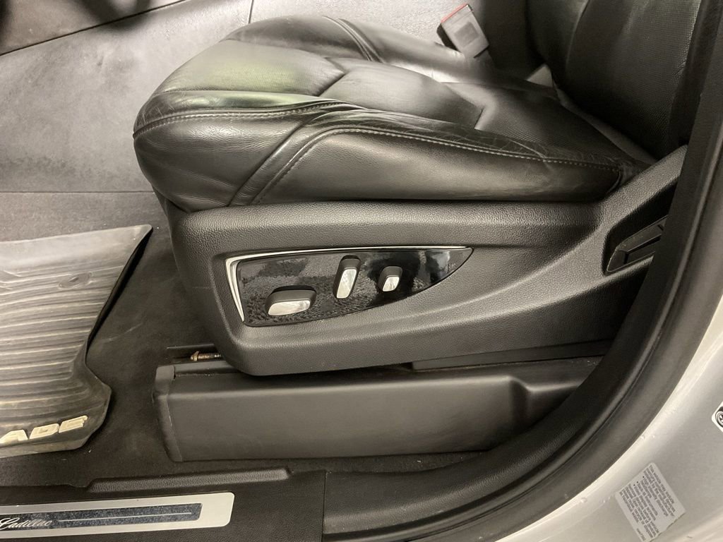 Used 2015 Cadillac Escalade ESV Luxury image 22