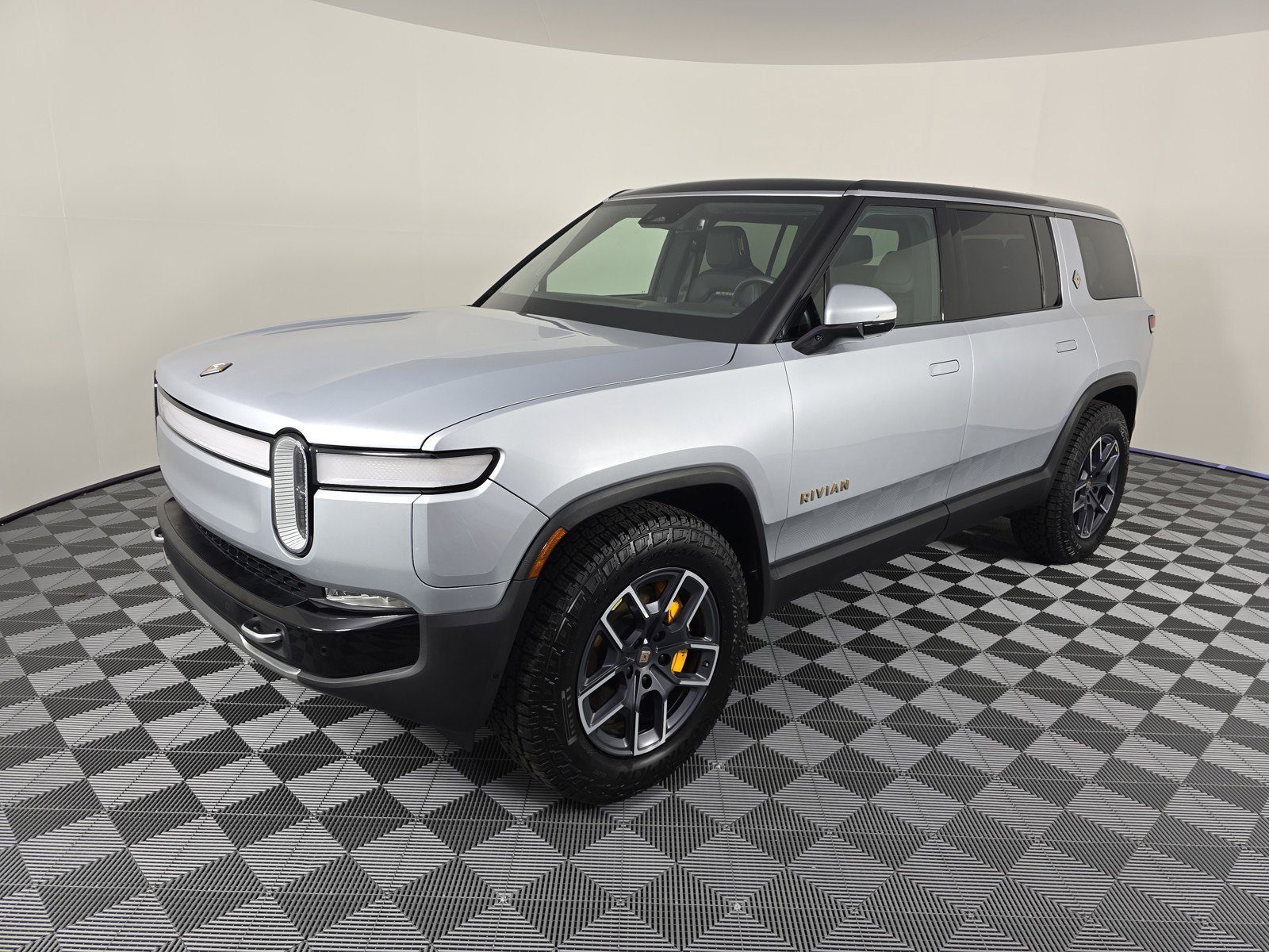Used 2022 Rivian R1S Launch Edition