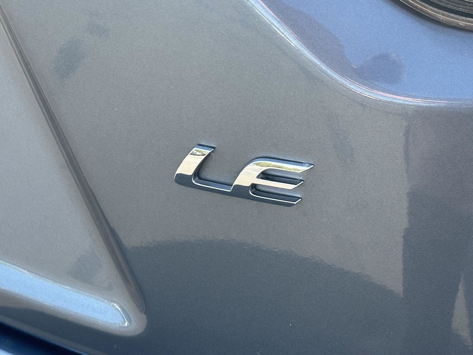 Used 2021 Toyota Corolla LE image 10