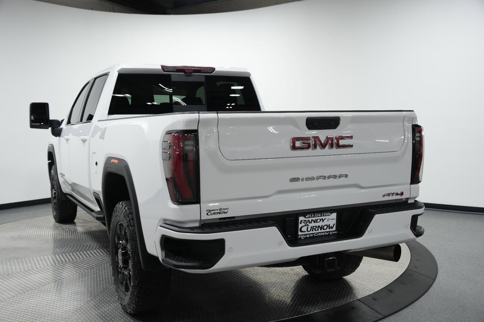 Used 2024 GMC Sierra 2500 AT4 w/ AT4 Premium Plus Package image 9