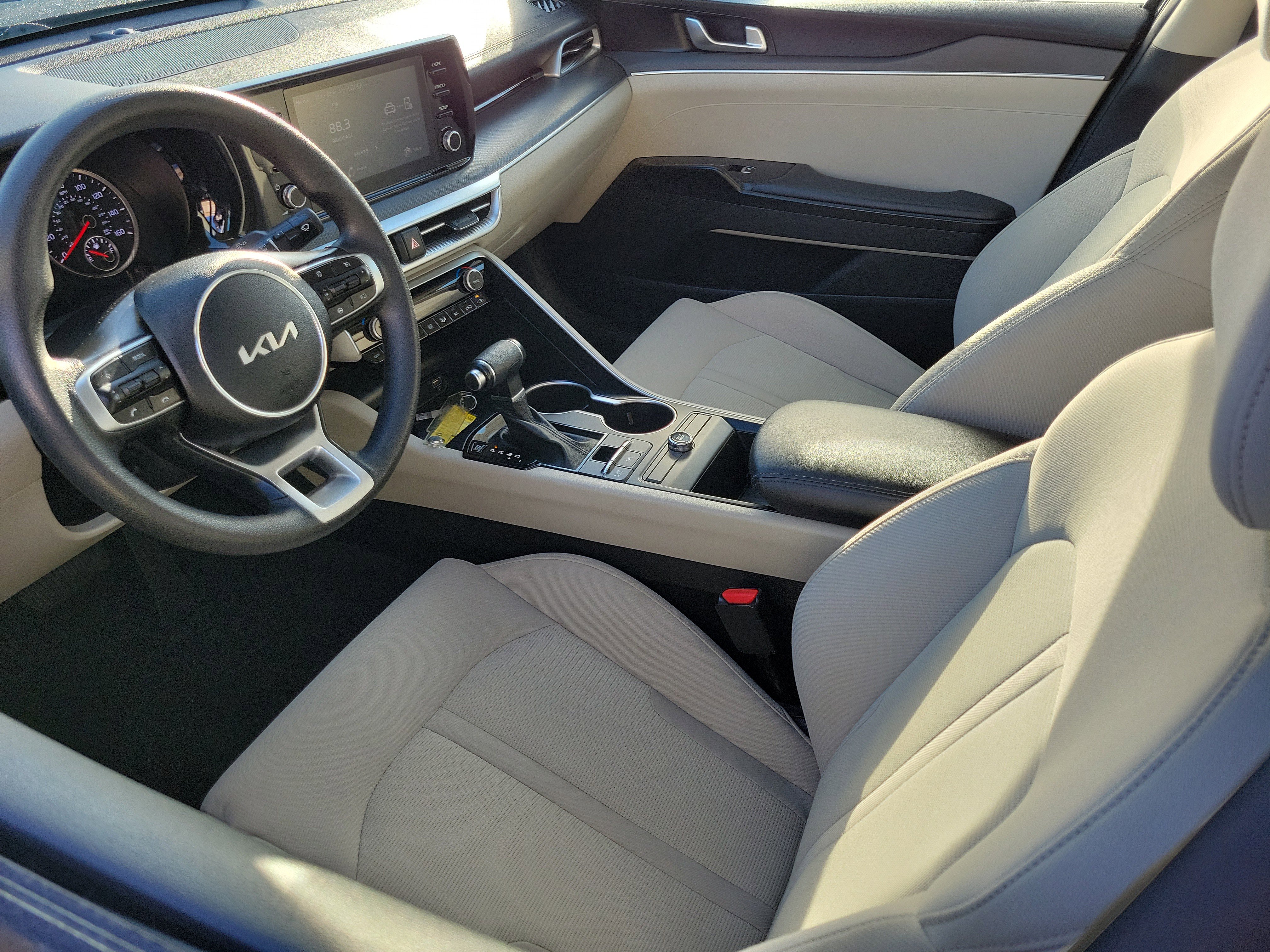 Used 2022 Kia K5 LXS FWD image 3