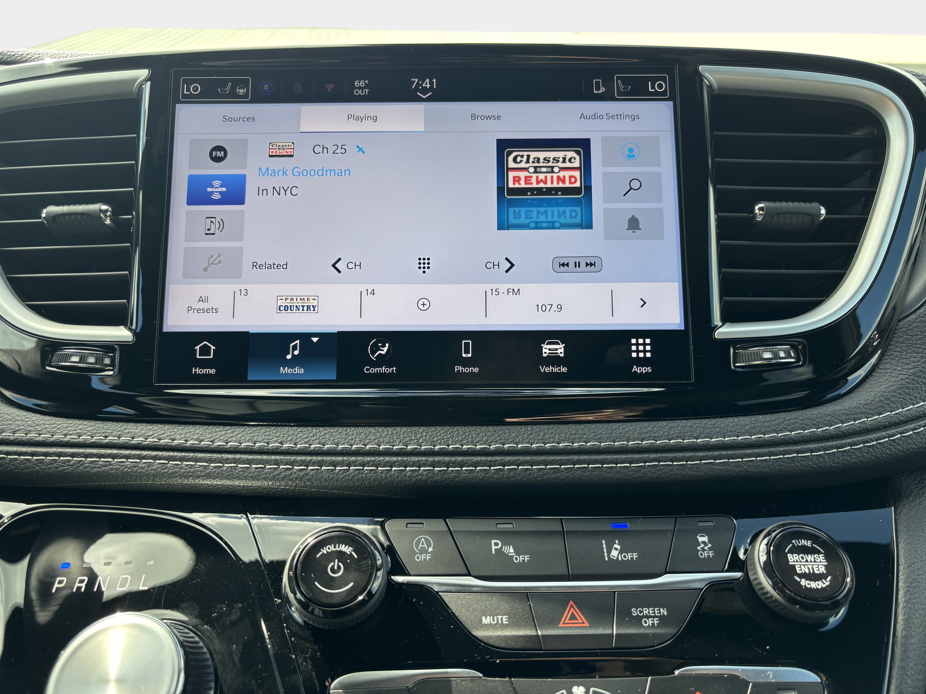 New 2026 Chrysler Pacifica Select image 15
