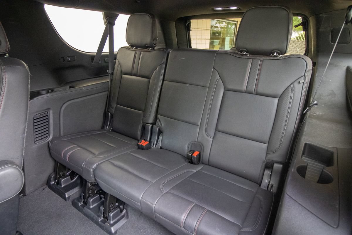 Used 2022 Chevrolet Suburban RST w/ Luxury Package AWD/4WD image 19