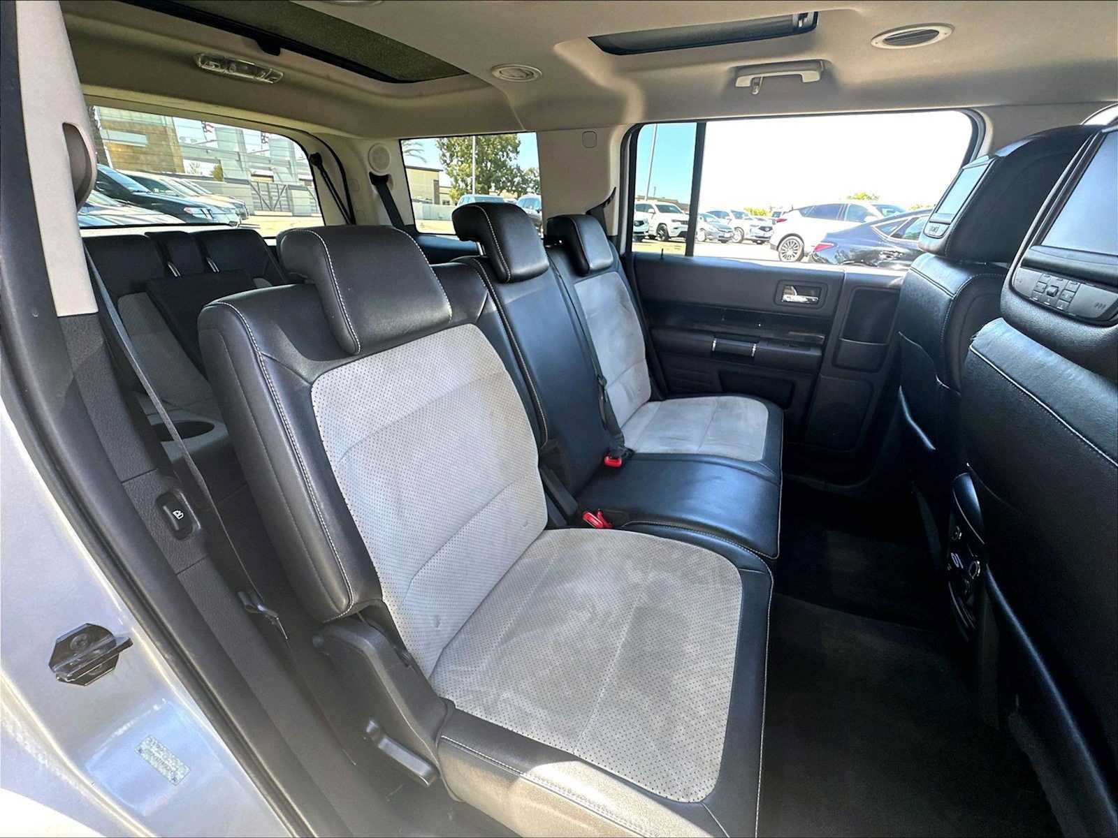 Used 2011 Ford Flex Titanium w/ Trailer Tow Pkg Class III AWD/4WD image 29