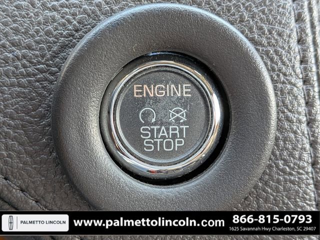 Used 2014 Lincoln MKX FWD w/ Equipment Group 101A image 30