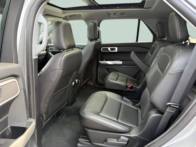 Certified 2022 Ford Explorer XLT w/ Equipment Group 202A AWD/4WD image 5