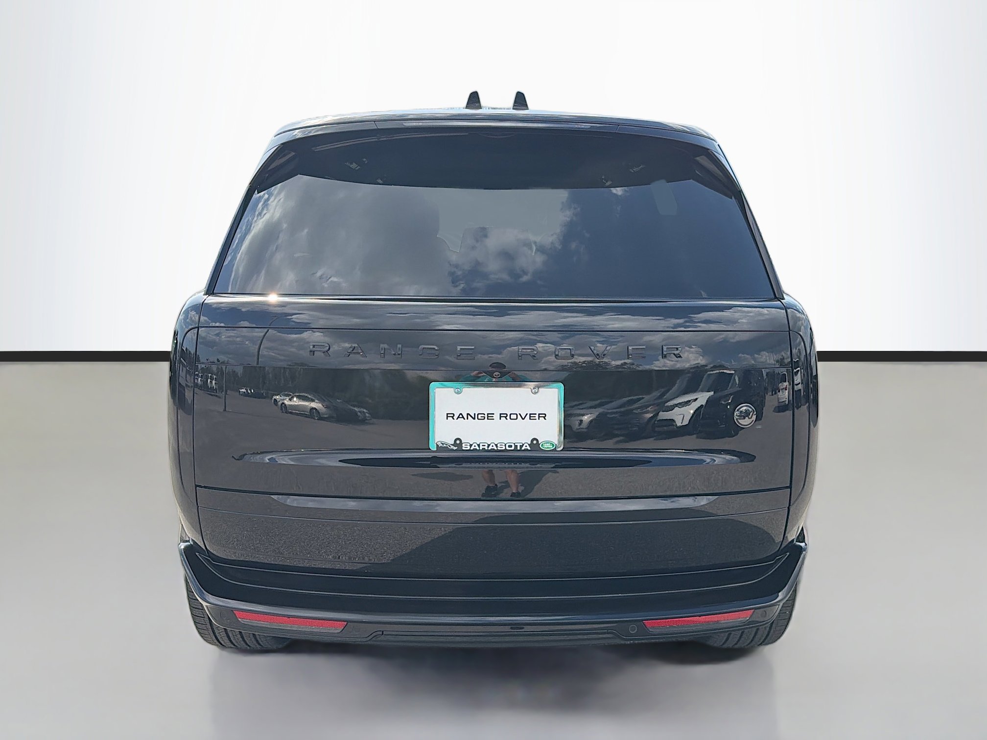 New 2026 Land Rover Range Rover Long Wheel Base SV image 4