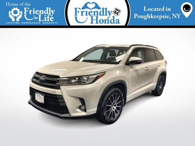 Used 2017 Toyota Highlander SE