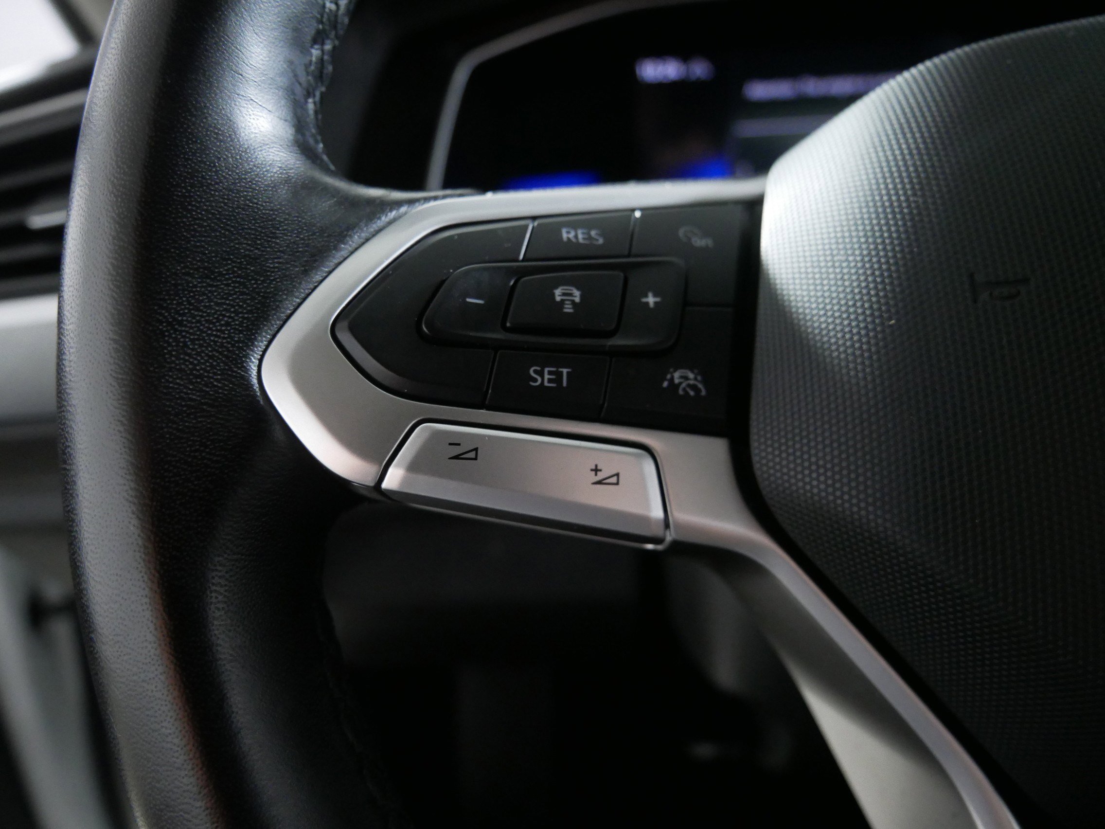 Certified 2022 Volkswagen Jetta SE w/ Panoramic Sunroof Package image 27