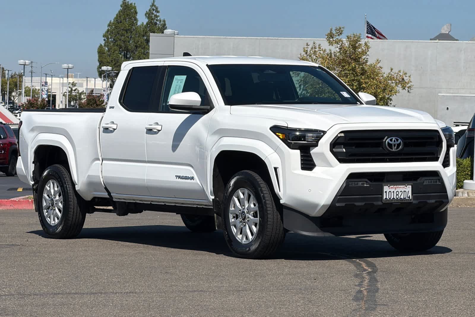 Used 2024 Toyota Tacoma SR5 AWD/4WD image 5