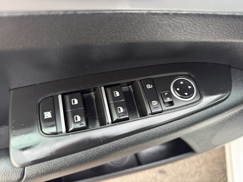 Used 2024 Kia Forte LXS image 11