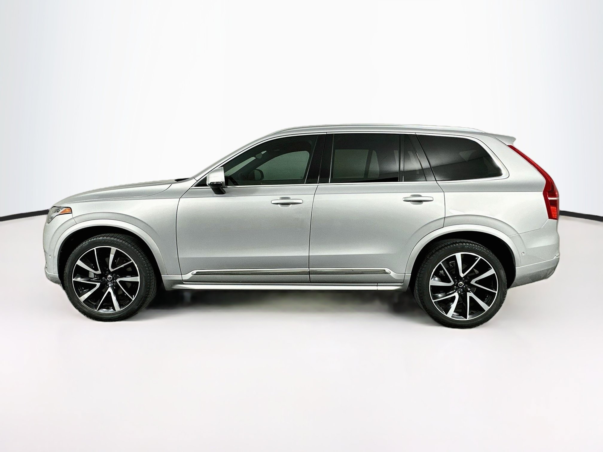 Used 2023 Volvo XC90 B6 Plus AWD/4WD image 4