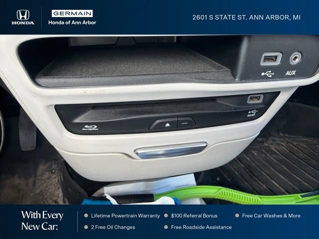 Used 2019 Chrysler Pacifica Limited FWD image 23