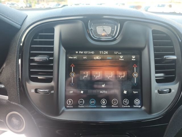 Used 2018 Chrysler 300 S image 26