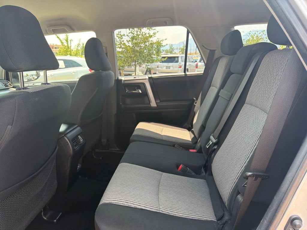 Used 2022 Toyota 4Runner SR5 AWD/4WD image 21