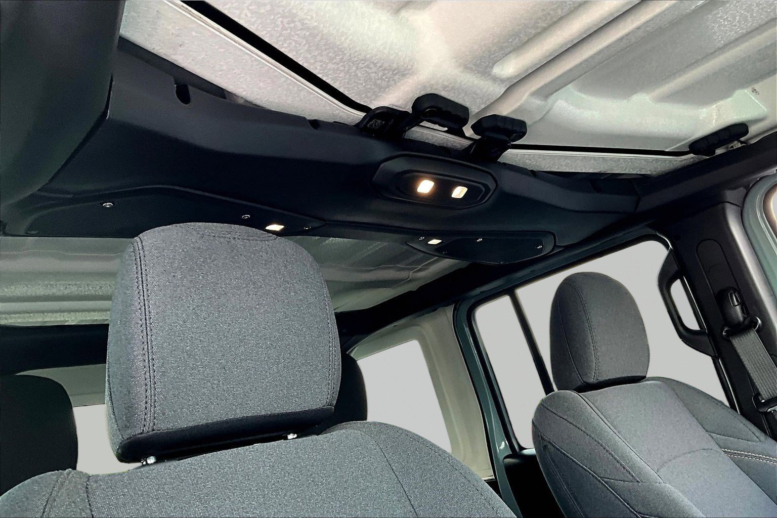 Used 2024 Jeep Wrangler Willys AWD/4WD image 26