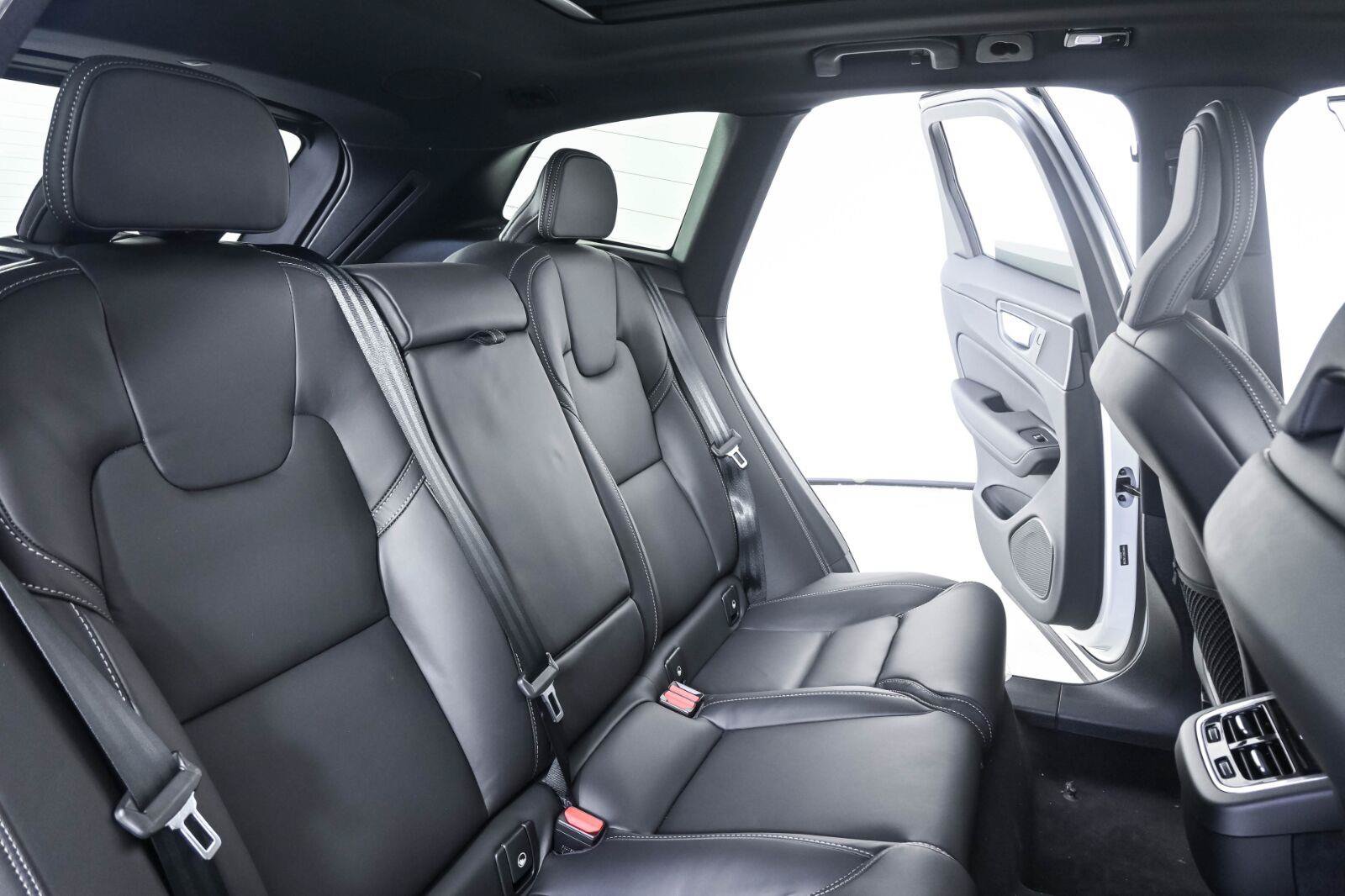 New 2026 Volvo XC60 B5 Ultra w/ Protection Package Premier AWD/4WD image 22