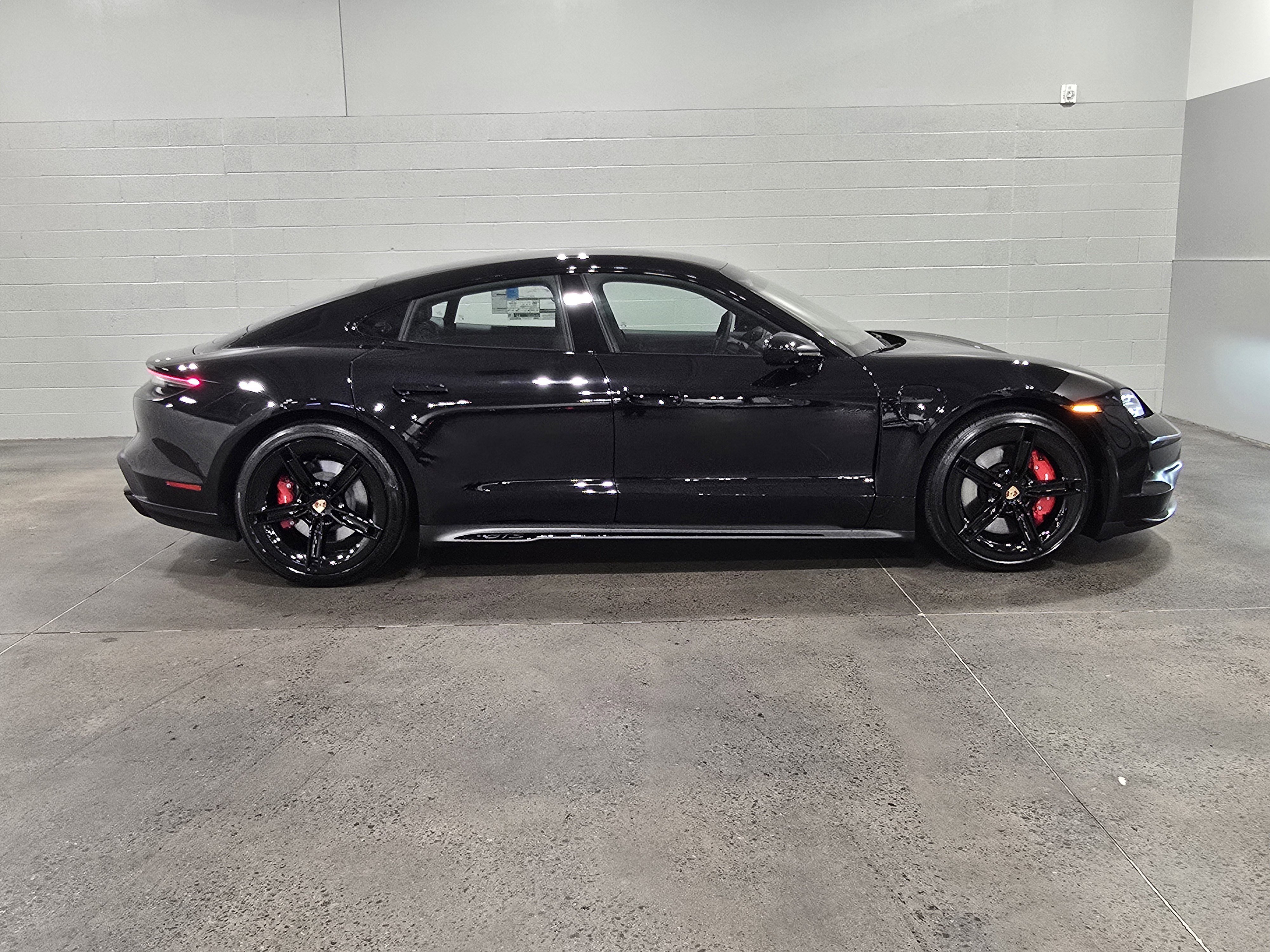 New 2026 Porsche Taycan GTS AWD/4WD image 8