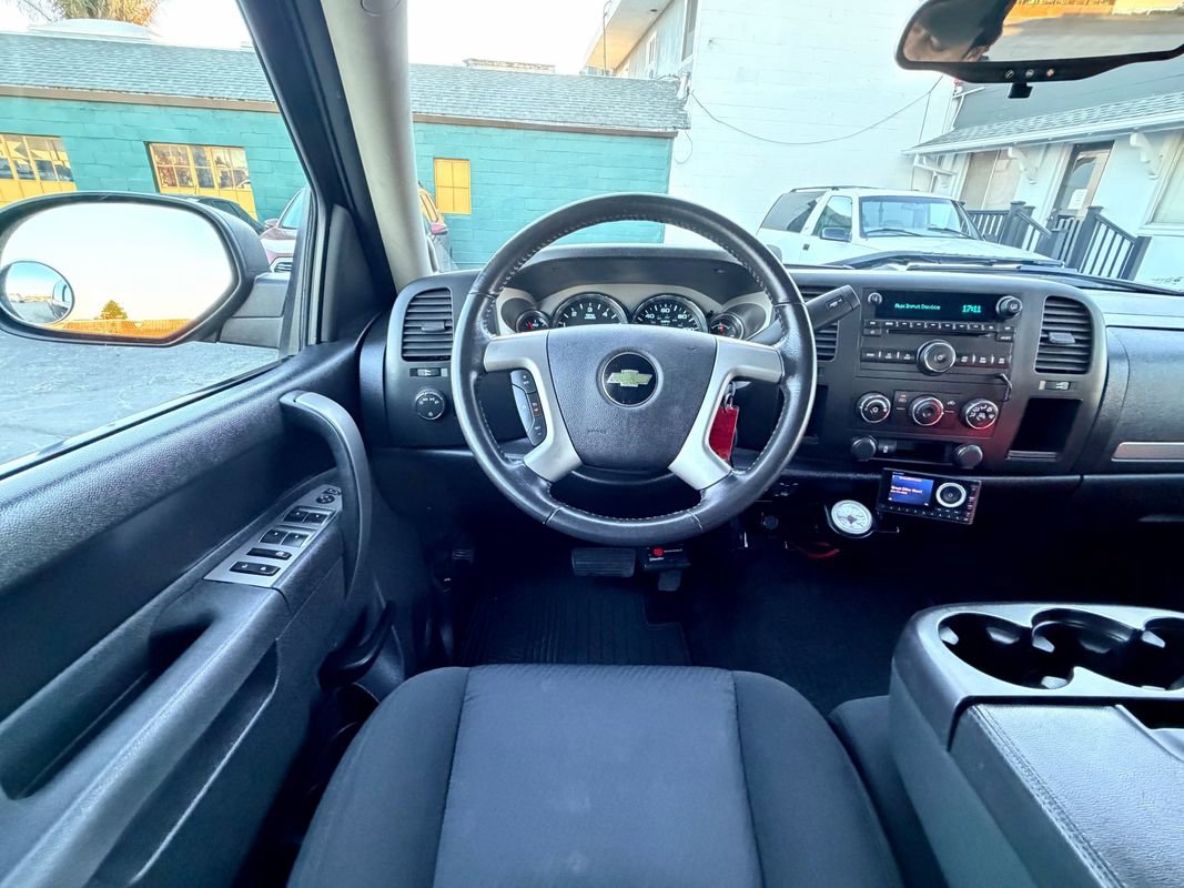 Used 2012 Chevrolet Silverado 1500 LT image 26