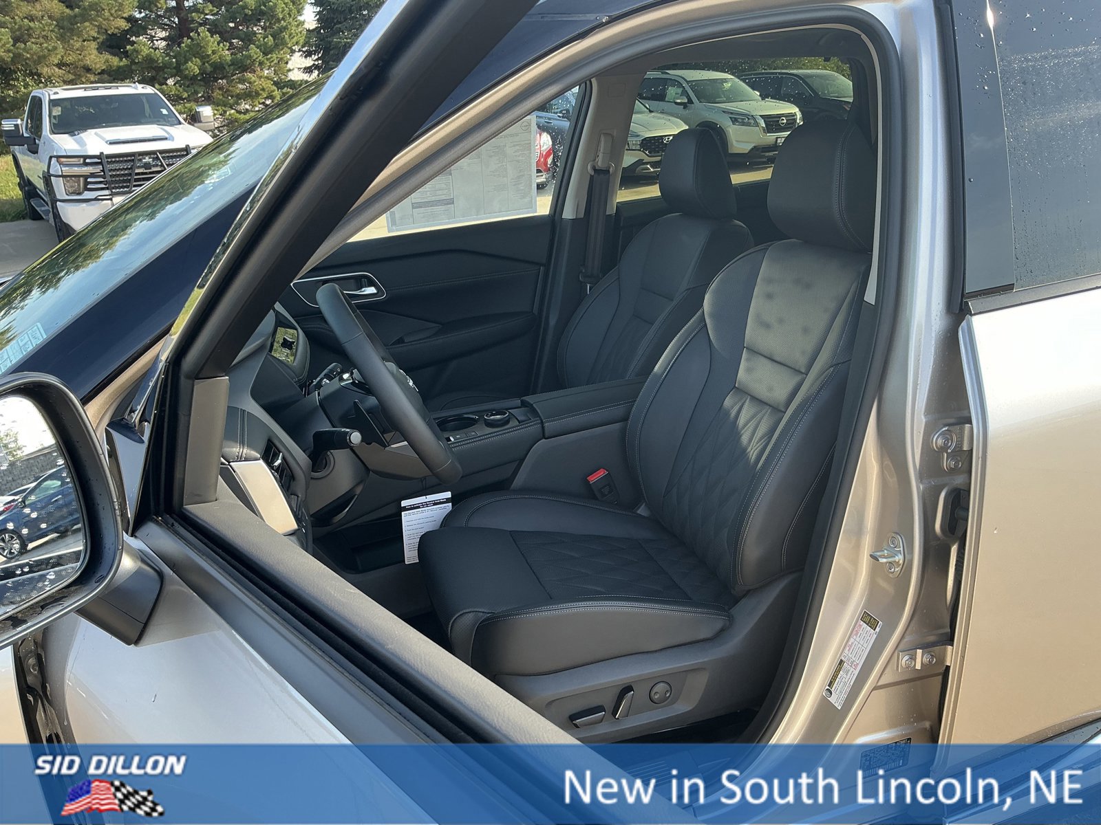 New 2026 Nissan Rogue Platinum w/ Platinum Premium Package image 9