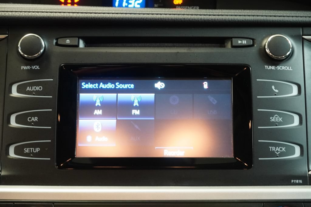 Used 2019 Toyota Highlander LE AWD/4WD image 19