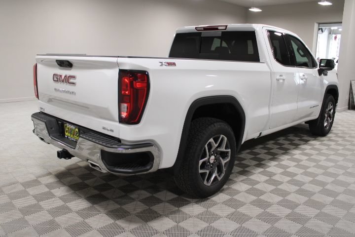 New 2026 GMC Sierra 1500 SLE w/ X31 Off-Road Package AWD/4WD image 11