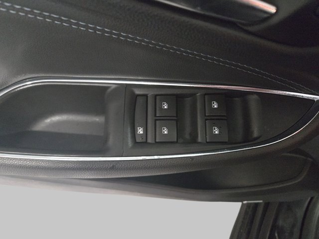 Used 2017 Chevrolet Cruze Premier image 30