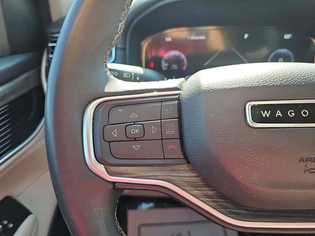 Used 2023 Jeep Wagoneer L Series III image 22