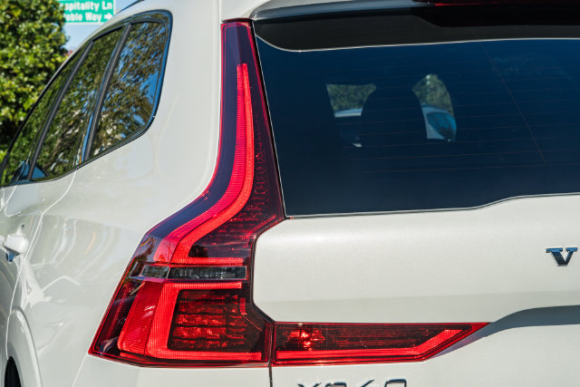 New 2027 Volvo XC60 B5 Plus AWD/4WD image 7