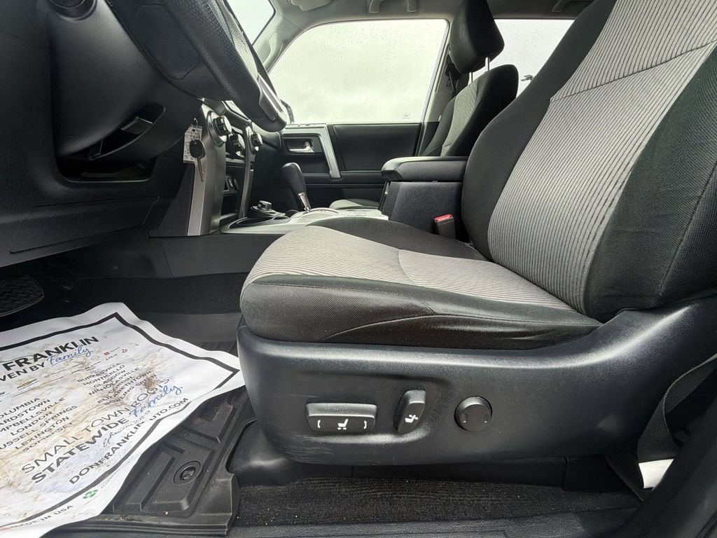 Used 2019 Toyota 4Runner SR5 AWD/4WD image 12