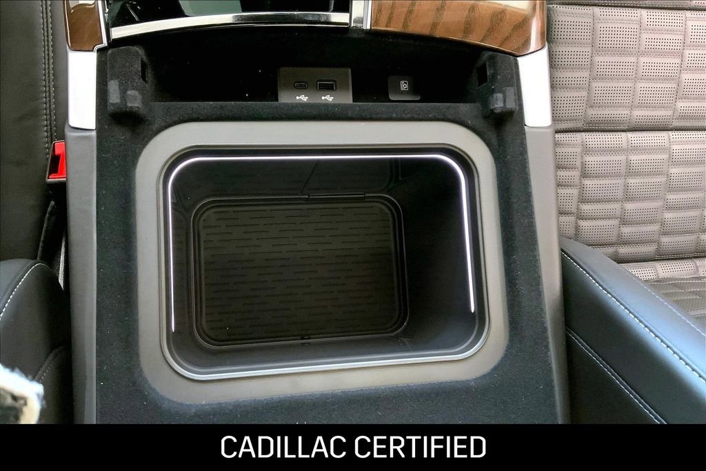 Used 2026 Cadillac Escalade ESV Platinum Sport image 35