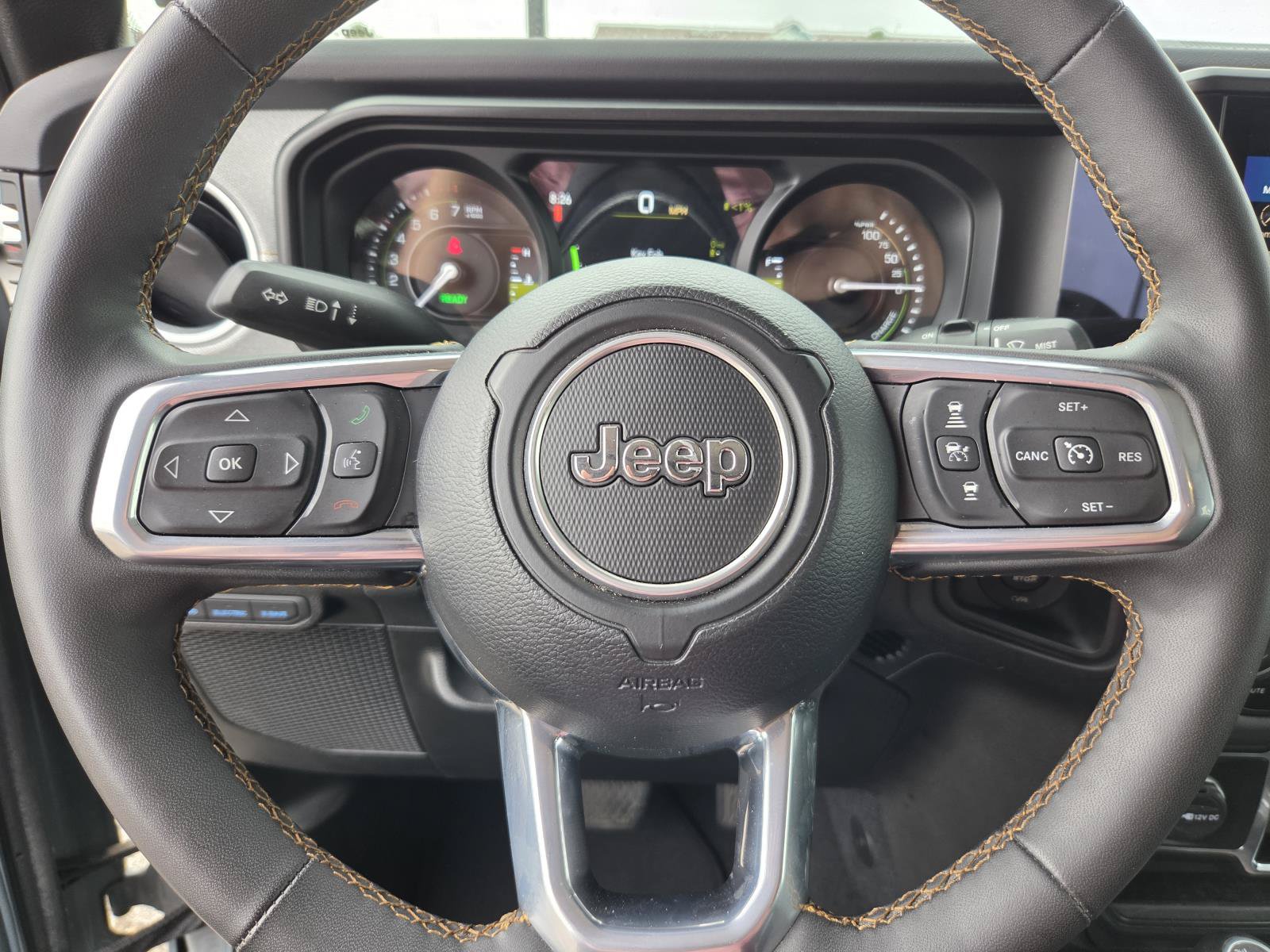 Used 2024 Jeep Wrangler Unlimited Sahara AWD/4WD image 18