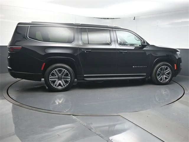 Used 2023 Jeep Wagoneer L Series II image 8