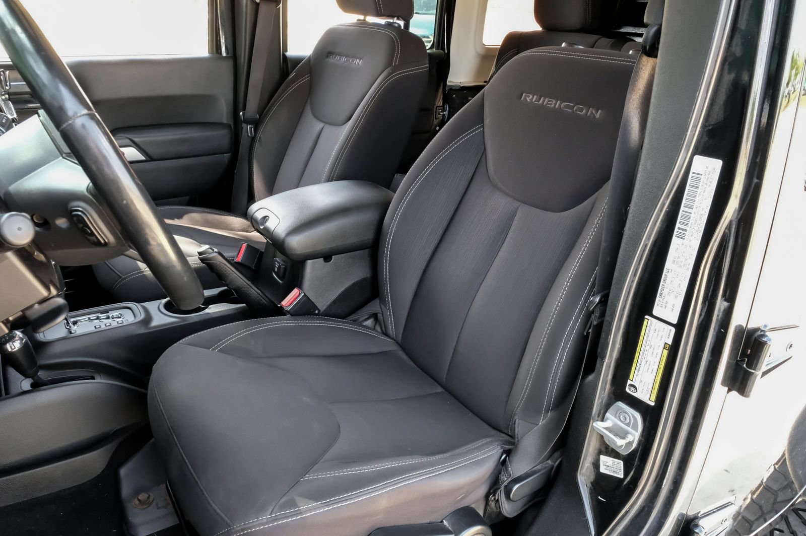 Used 2013 Jeep Wrangler Unlimited Rubicon w/ Connectivity Group AWD/4WD image 36