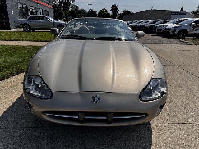 Used 1998 Jaguar XK8 Convertible image 2