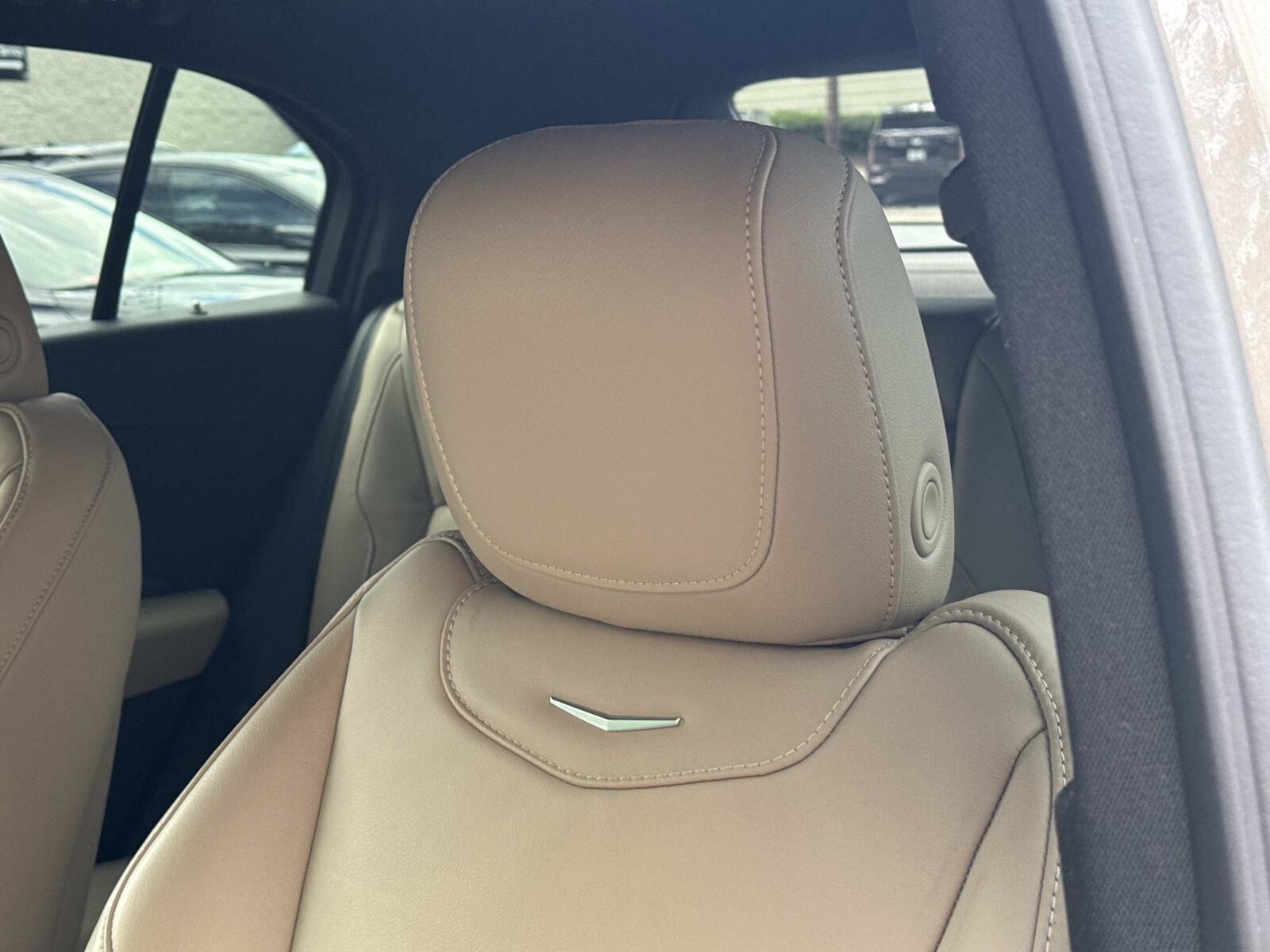 Used 2024 Cadillac XT4 Premium Luxury FWD image 13