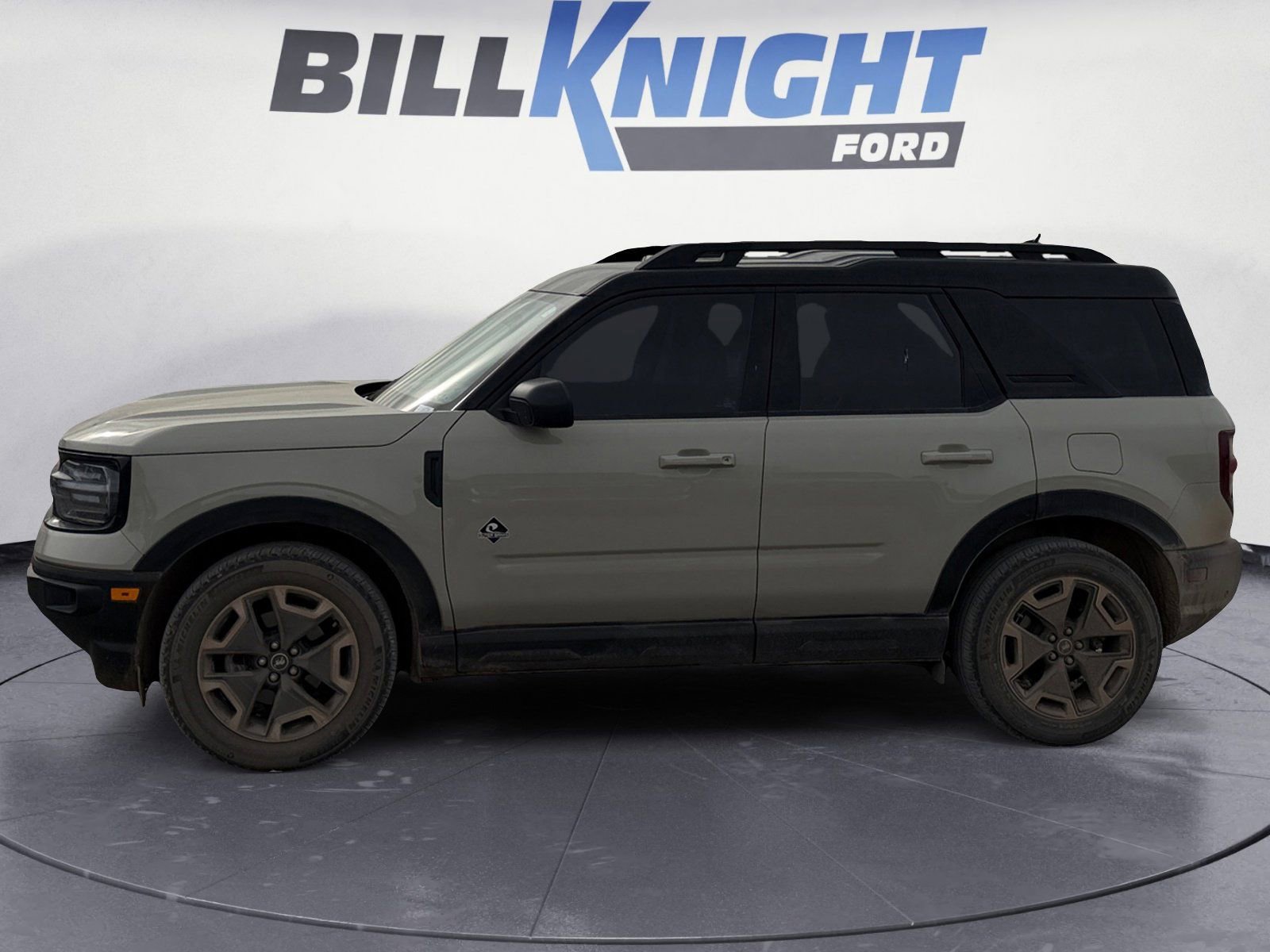 Used 2024 Ford Bronco Sport Outer Banks w/ Tech Package image 2