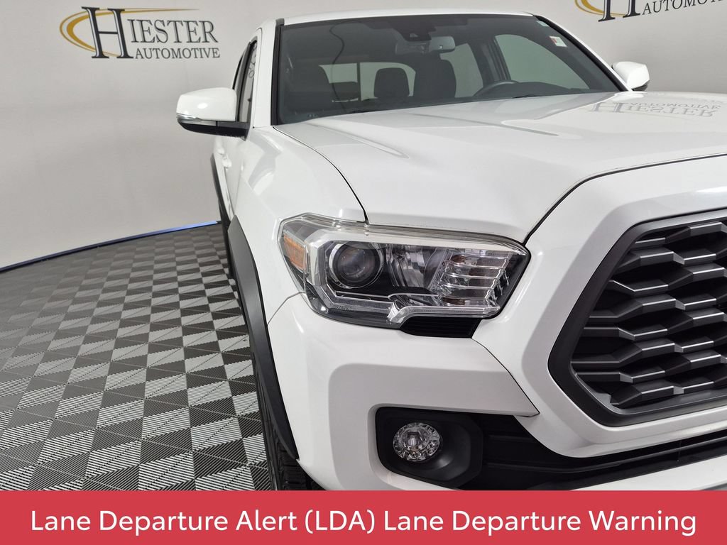 Used 2020 Toyota Tacoma TRD Off-Road AWD/4WD image 11