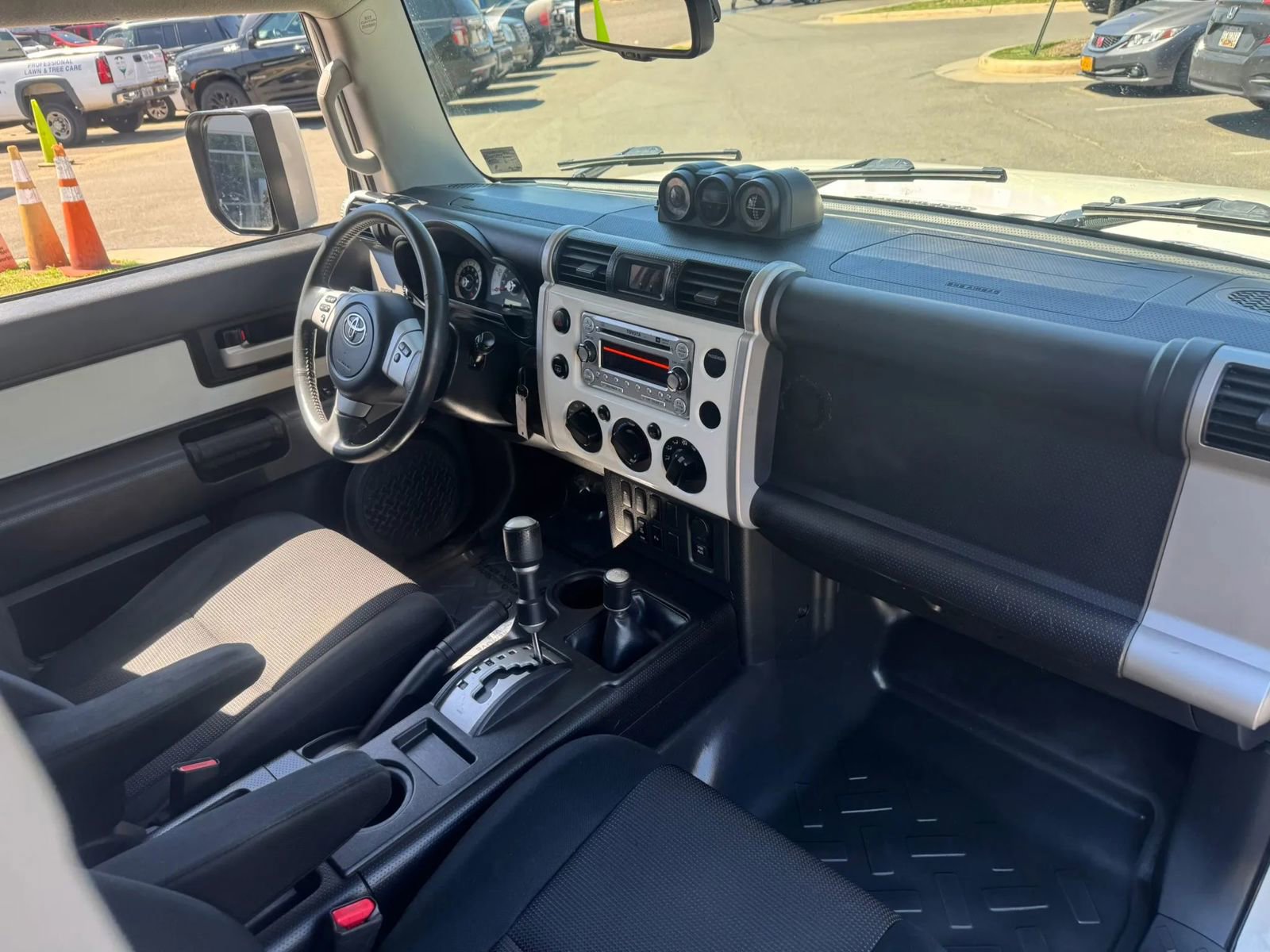 Used 2012 Toyota FJ Cruiser 4WD w/ Upgrade Pkg image 42