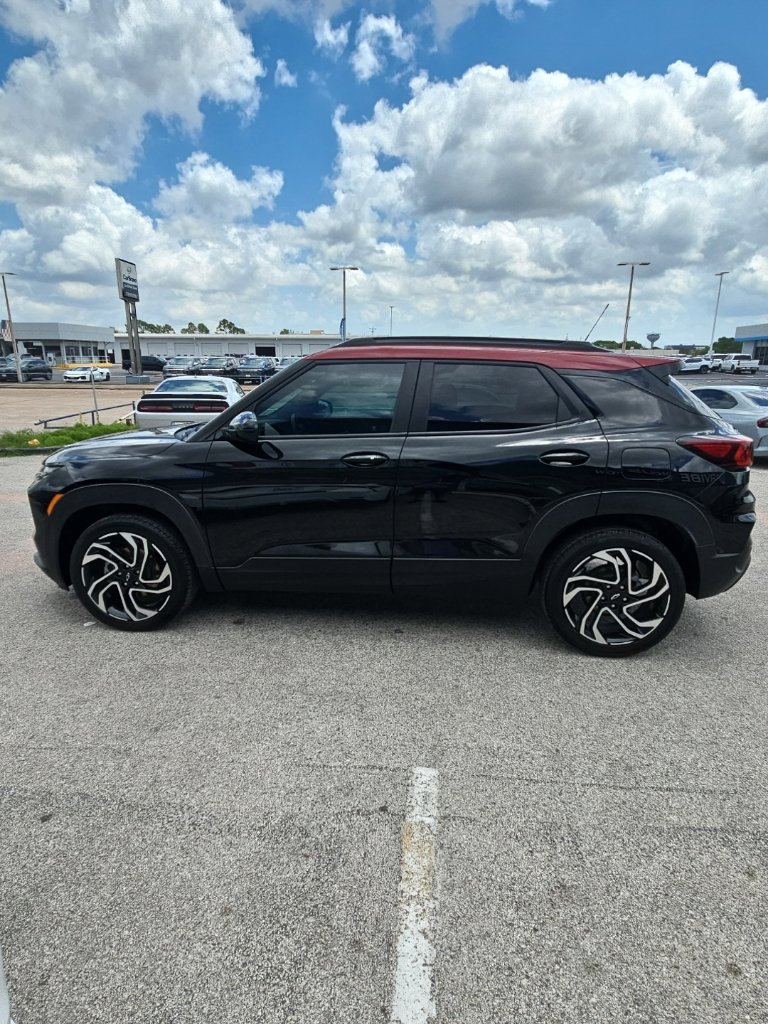Used 2025 Chevrolet TrailBlazer RS w/ Convenience Package FWD image 4
