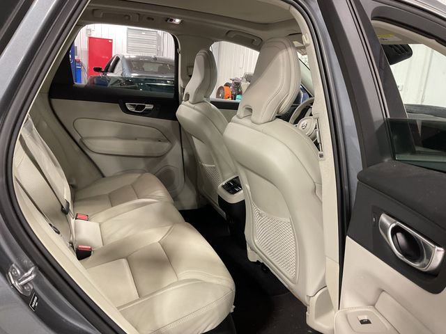 Used 2021 Volvo XC60 T6 Inscription w/ Advanced Package image 11