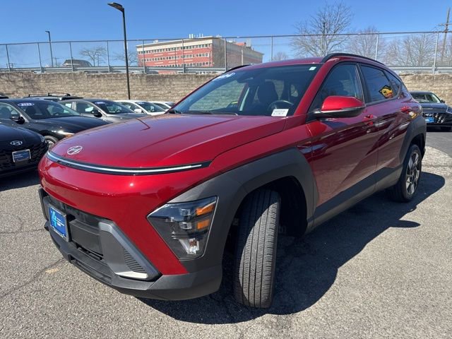 Used 2024 Hyundai Kona SEL image 3