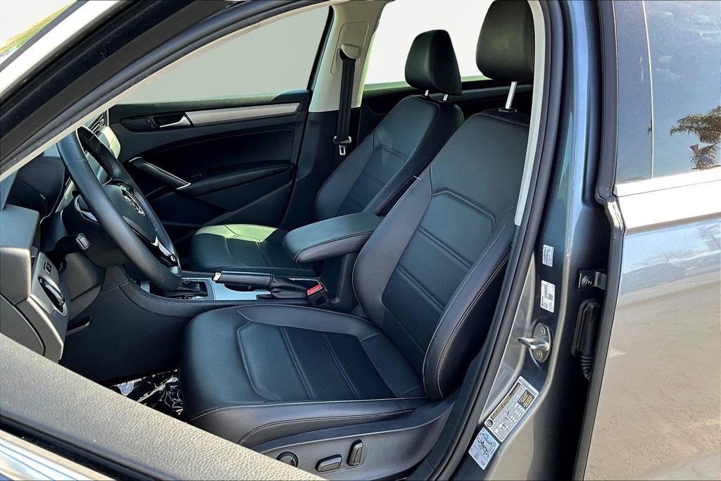 Used 2022 Volkswagen Passat 2.0T SE image 21