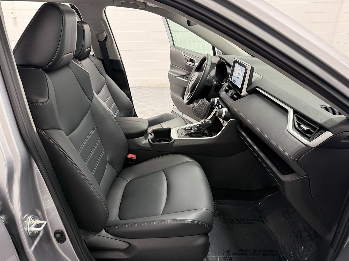 Used 2023 Toyota RAV4 XLE Premium AWD/4WD image 15