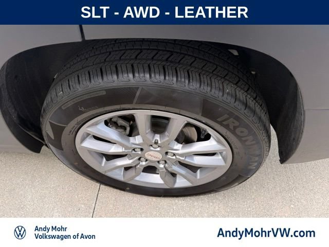 Used 2024 GMC Terrain SLT AWD/4WD image 11