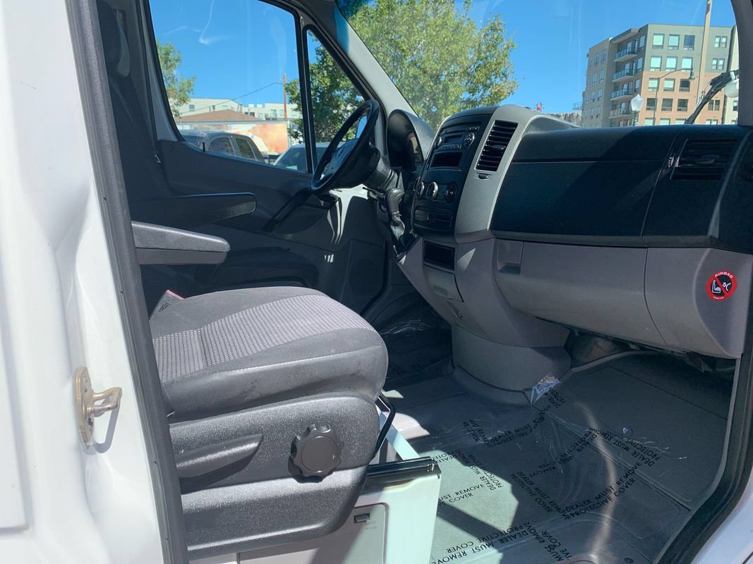 Used 2007 Dodge Sprinter 2500 RWD image 23