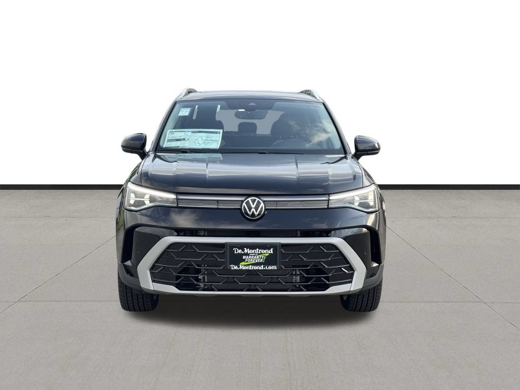 Used 2025 Volkswagen Taos SEL AWD/4WD image 2