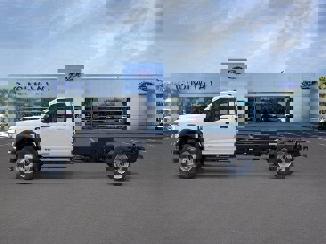 New 2026 Ford F450 4x4 Regular Cab Super Duty image 3